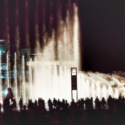 dubai fountain people night water